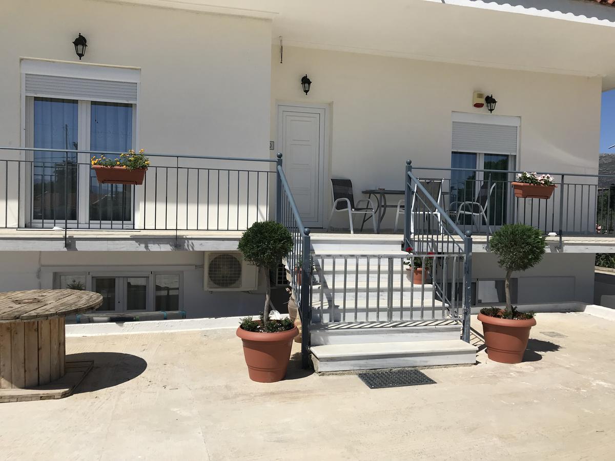 Villa Filoxenia Amarynthos Exterior photo